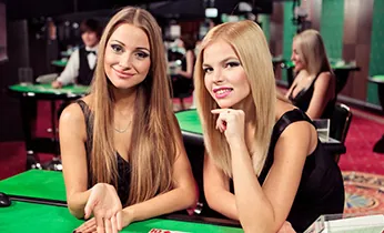 Hỗ trợ khách hàng tận tâm 988bet